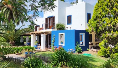 Six-Bedroom House