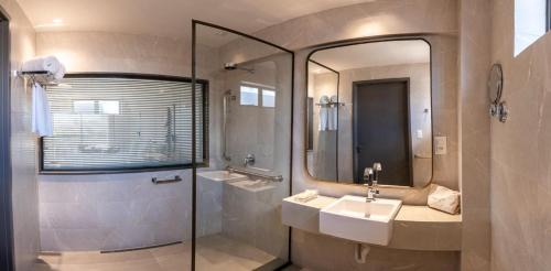 Suite with Spa Bath