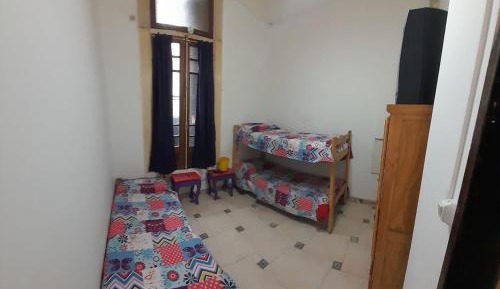 Basic Triple Room with Shared Bathroom
