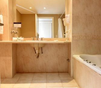 Suite with Hot Tub
