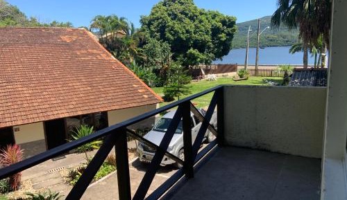 Apartment with Lake View