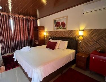 Deluxe Suite with Spa Bath