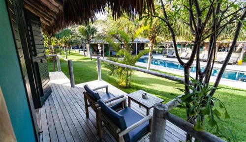Bungalow with Pool View