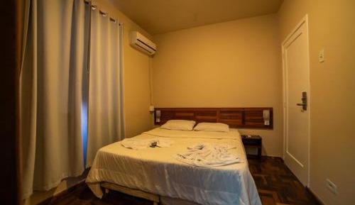Lateral Room