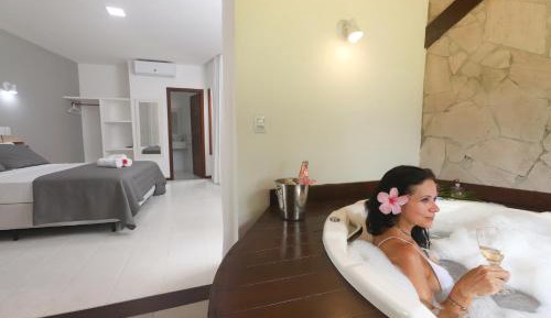 Deluxe Suite with Spa Bath
