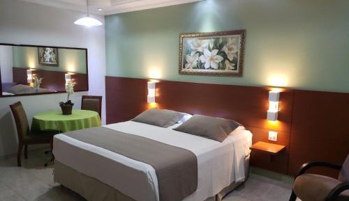 Deluxe King Suite with Spa Bath