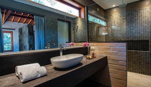 King Room with Spa Bath