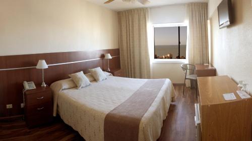 Double or Twin Room with Sea View