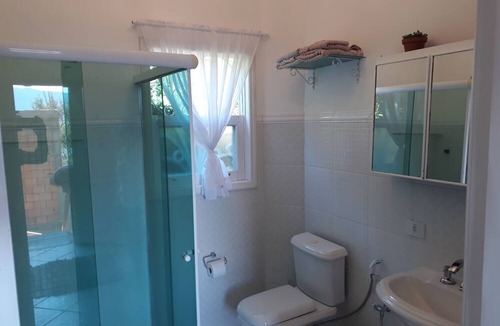 Portinho House | House with swimming pool for up to 8 people, beautiful views of the sea and the Atlantic forest.
