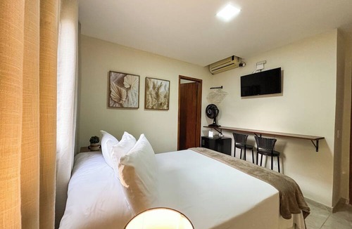 Ponte Branca Hotel | Pousada Entre Folhas