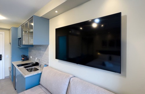 Santo Amaro House | Brooklin Studio: US Consulate & Racetrack