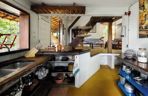Barra do Sahy House | House in Native Architecture Style - Barra do Sahy