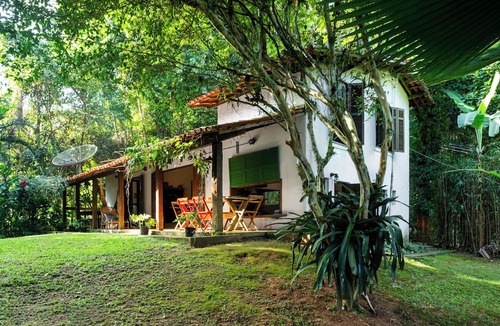 Barra do Sahy House | House in Native Architecture Style - Barra do Sahy