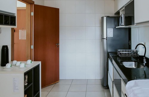 Praia de Itaparica Apartment | 2-Bedroom Apartment, High Floor, One Block from the Beach in Itaparica
