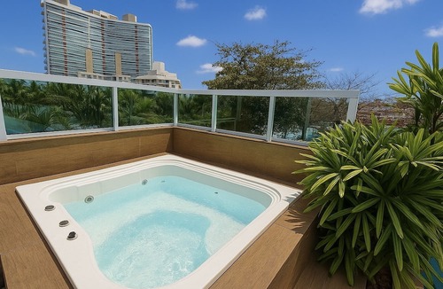 Jardim Tres Marias Apartment | Marmeu Enseada com jacuzzi aquecida