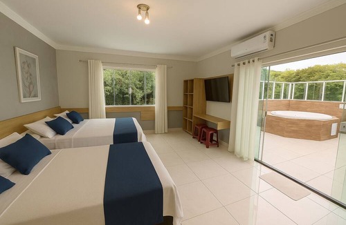 Jardim Tres Marias Apartment | Marmeu Enseada com jacuzzi aquecida