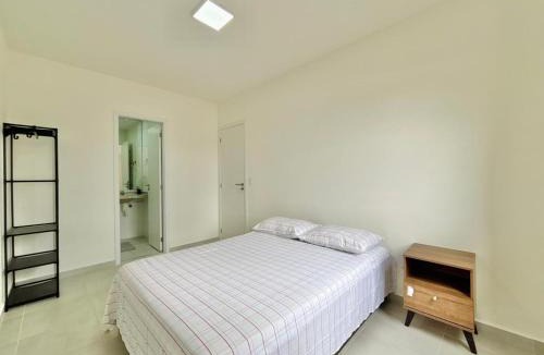 Centro Apartment | Apto Novo com Piscina e Churrasqueira 650m da Praia 6 Pessoas