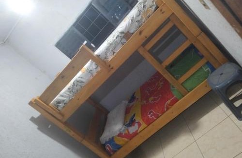 Nova Campo Grande House | Casa simples inteira com árvore e rede perto do Aeroporto de CG