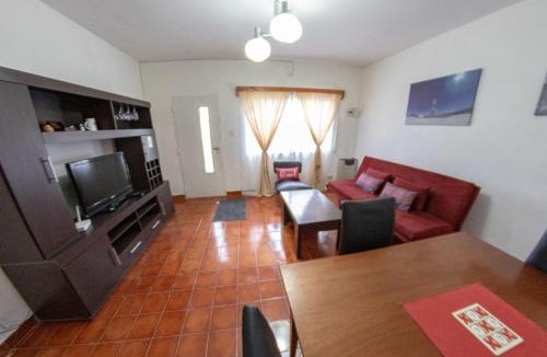 Comodoro Rivadavia Apartment | Casa cerca del centro luminosa y tranquila con patio