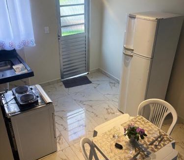 Laranjeiras Apartment | Suíte 06 - Com Ar condicionado perto do Camaru, próximo ao UMC e Uberlândia shopping