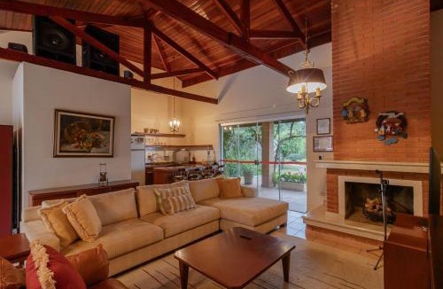 Atibaia House | Casa de Campo com Lago, Piscinas Jacuzzi e Sauna