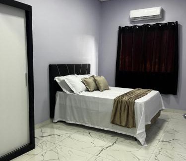 Senges House | Apartamento no Centro de Sengés Quarto 01