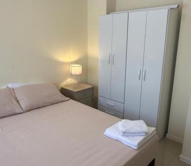 Comuna 10 Apartment | Calmo y luminoso cercano a avenida Avellaneda