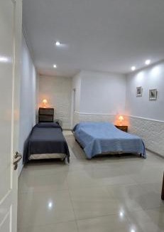 Yerba Buena Apartment | Monoambiente Pringles 1740 Planta Baja Parking Gratis