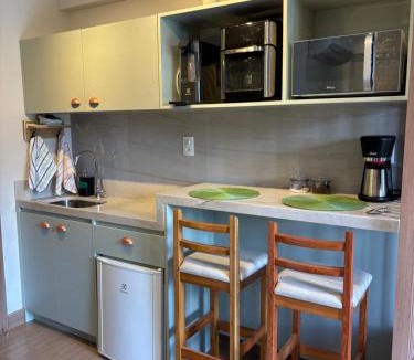 Pedra Azul Apartment | Vista Azul Apart Hotel - Suíte charmosa com cozinha