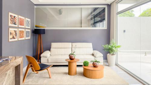 Asuncion Hotel | Loft with Balcony and Rooftop Pool - The Avenue