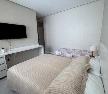 Quatro Ilhas Apartment | 4 ILHAS, 2 SUITES, 2 GARAGENS