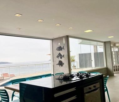 Camboinhas House | Full view of the Sea in Camboinhas, Niterói-RJ