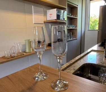 Itacimirim House | Luxo Novo - 250m Praia - Nascente - 2 Suítes - Beachtênis, Tênis, Campo