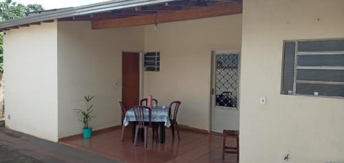 Jardim Paulista House | Casa com varanda, 2 quartos, wi-fi, próximo ao centro da cidade