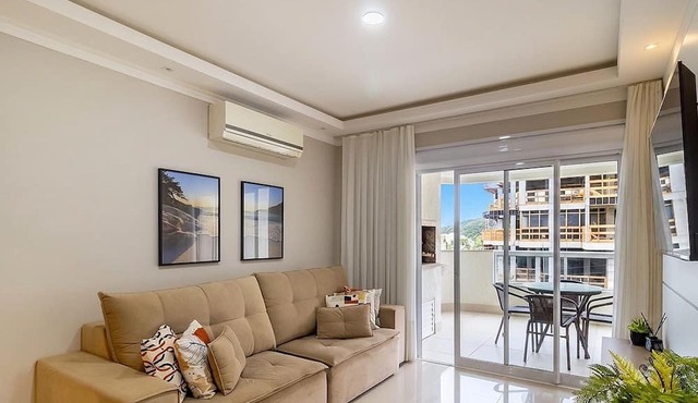 Apt Sea View w/BBQ in Bombinhas Arn0104