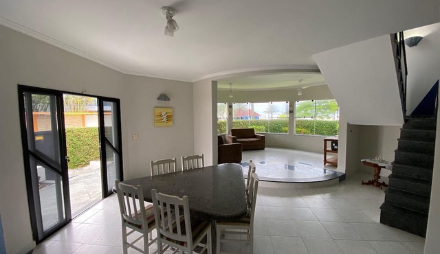 Casa Alto Padrão Frente ao Mar