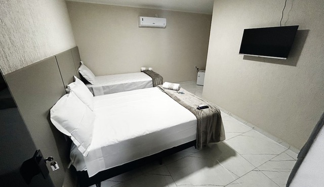 HOTEL ARIS