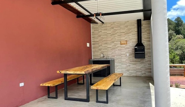 SONHO EM CAMPOS: CASA COM 2 LOFTS PERTINHO DA DUCHA DE PRATA