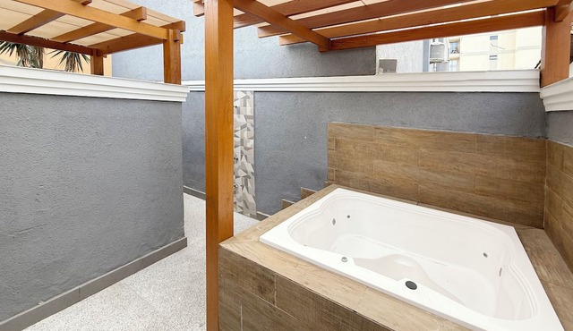 Marmeu Tombo com jacuzzi aquecida