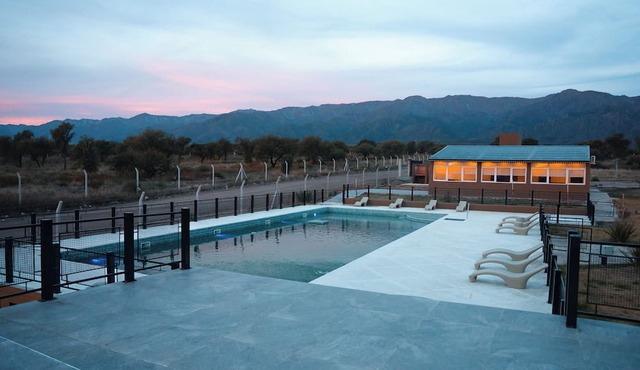 Takua Hotel Serrano