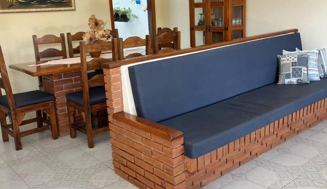 House with 4 bedrooms, 150m from Peruíbe Beach.