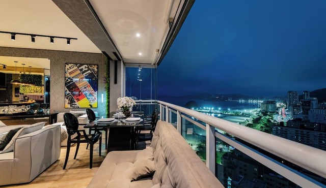 Perfect apartment in the best building on the waterfront with an unobstructed view of the incredible sea!