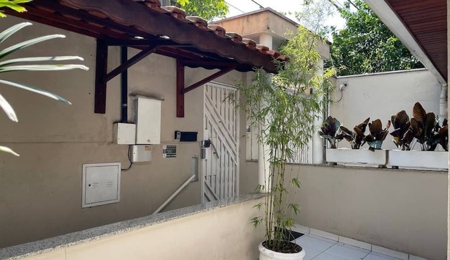Casa Jardim. Ar e garagem