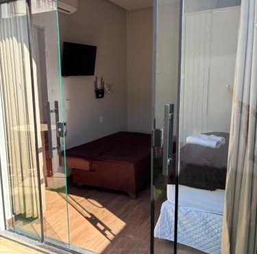 QUARTO NO CENTRO DE CAETITÉ - WI-FI, Ar-condicionado e Garagem