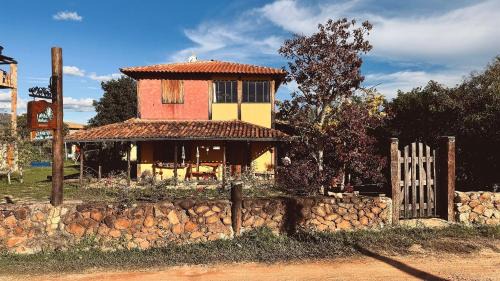 Casa aconchegante com lindo jardim e gramado