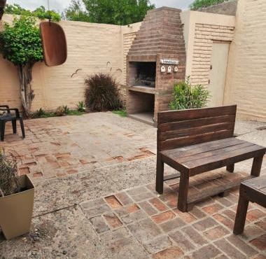 San Juan casa céntrica HERMOSA a solo 8 cuadras plaza principal