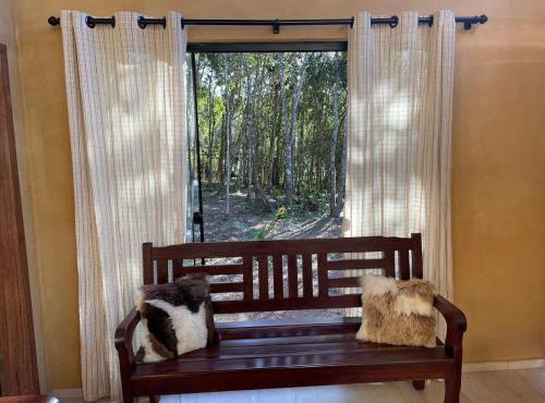 Linda casa de vidro no coração da Mantiqueira