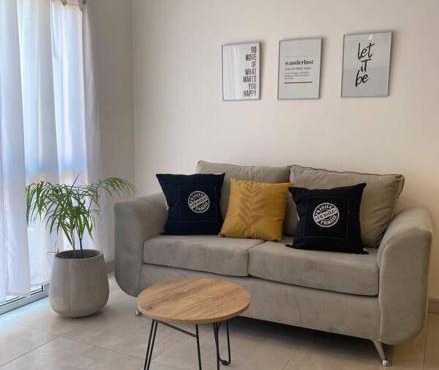 Moderno y confortable departamento PB con cochera
