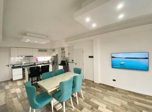 Casa Completa con Balcon y Patio privado