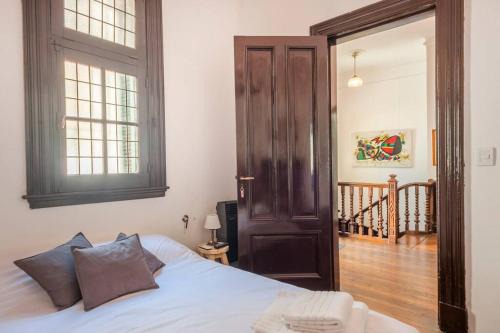 Maison Depla with rooftop, Jacuzzi, pool, and BBQ